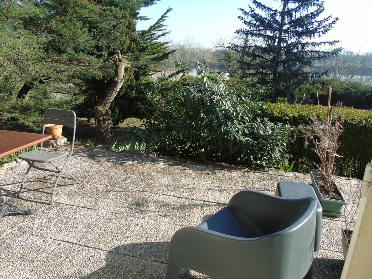 Une Nuit Sur Loire Treves-Cunault Exterior photo